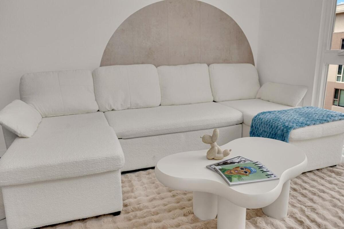 Apartment Casa Nube With Beach Club, Pickleball Court , Gym & Spa, Near Airport & Las Vegas Strip