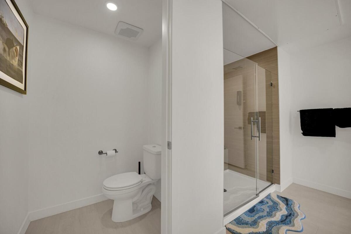 Casa Nube With Beach Club, Pickleball Court , Gym & Spa, Near Airport & Las Vegas Strip * Las Vegas