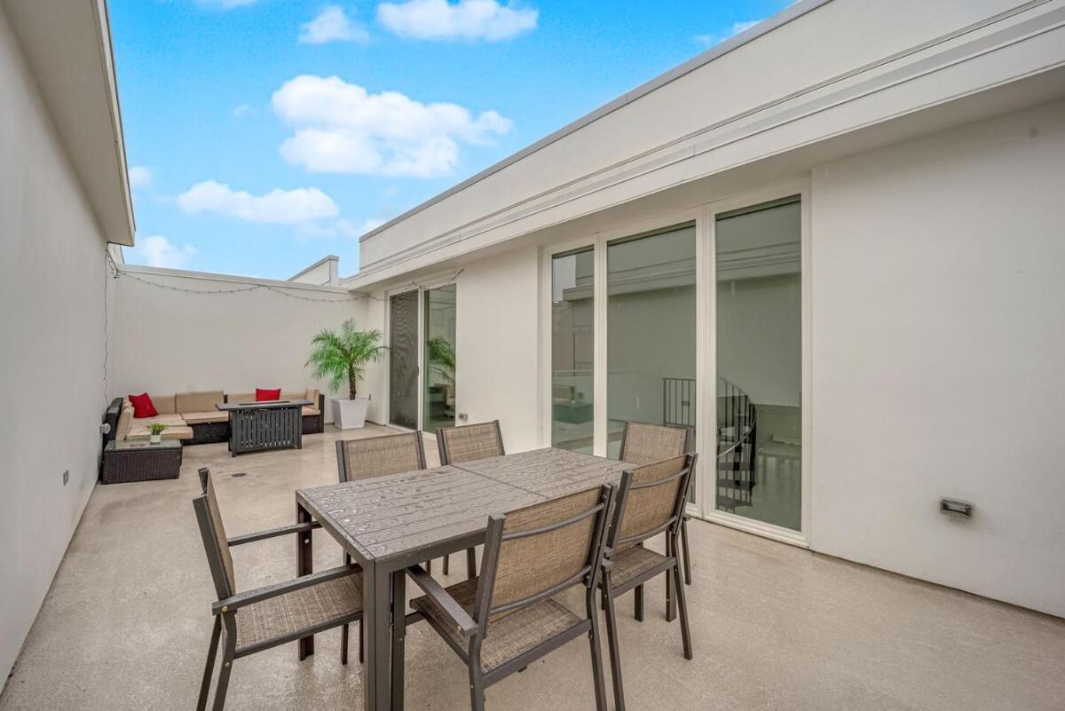 Casa Nube With Beach Club, Pickleball Court , Gym & Spa, Near Airport & Las Vegas Strip Las Vegas