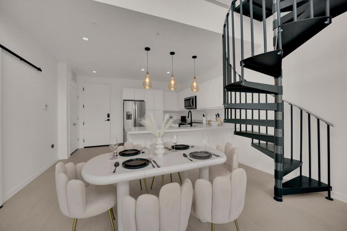 Casa Nube With Beach Club, Pickleball Court , Gym & Spa, Near Airport & Las Vegas Strip